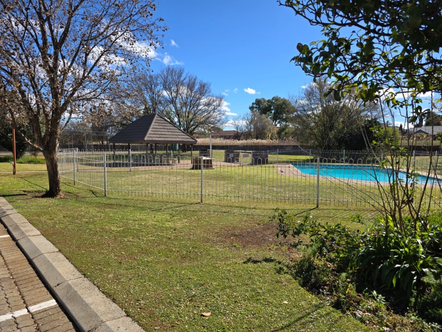 2 Bedroom Property for Sale in Van Der Hoff Park North West